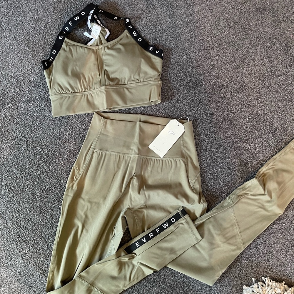 NEW - Everforward Green Set
